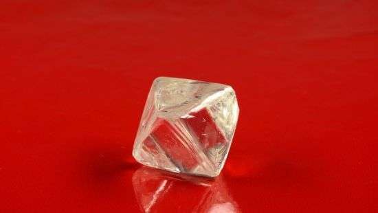 В Якутии нашли сразу два редких алмаза