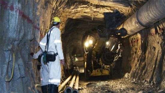 В ЮАР спасли 955 золотодобытчиков, заблокированных в шахте