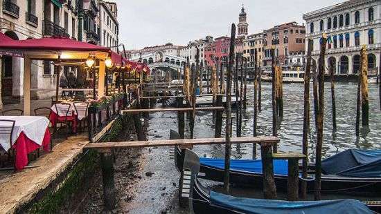 В Венеции пересохли каналы - ФОТО