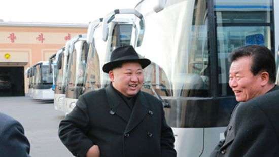 Ким Чен Ын прокатился по Пхеньяну на троллейбусе