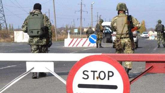 Стало известно, куда украинцам обращаться по поводу коррупции на блокпостах