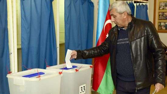 В Азербайджане назначили внеочередные выборы президента