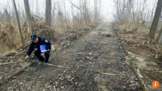 В Китае мужчина украл почти километра асфальта, чтобы продать его