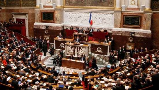 Французских депутатов будут «бить по карманам» за прогулы