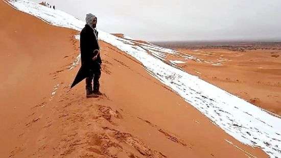 Пустыню Сахара опять замело снегом