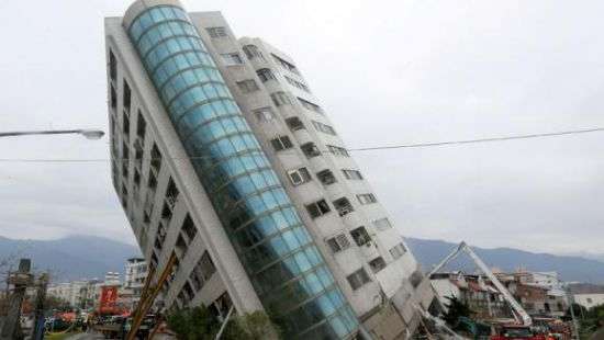 После сокрушительного землетрясения Тайвань отверг помощь Китая