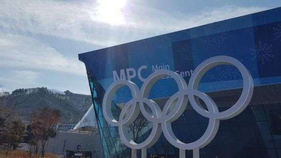 Олимпиада-2018 стартовала соревнованием по керлингу