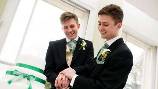 На Бермудах однополым парам запретили вступать в брак