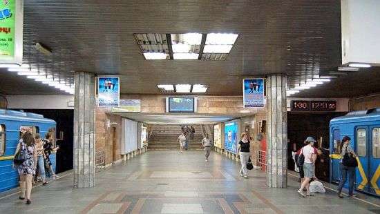 В Киеве станцию метро «Петровка» переименовали в «Почайну»