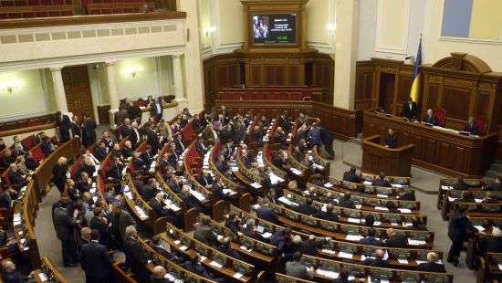 Депутаты требуют от Гройсмана закрыть долги по субсидиями