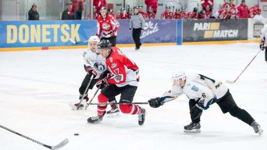 «Донбасс» переиграл «Волков»