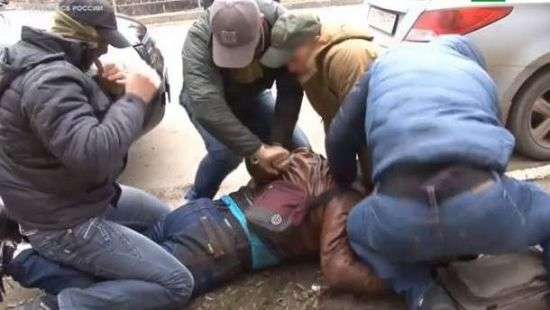 Появилось видео задержания украинского «шпиона» в Симферополе (ВИДЕО)