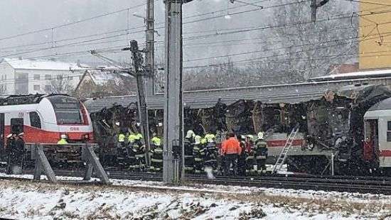 В Австрии столкнулись пассажирские поезда: есть жертвы