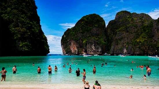 Таиланд закрыл для туристов всемирно известный пляж