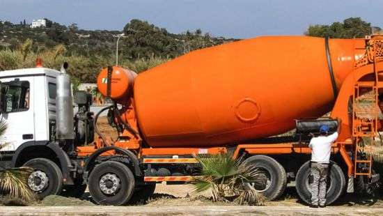 В ОАЭ пытались проникнуть 22 нелегала, спрятавшись в бетономешалке (ФОТО)