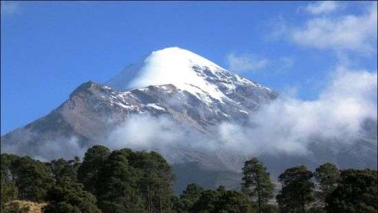 В Мексике при покорении вулкана погиб американский дипломат