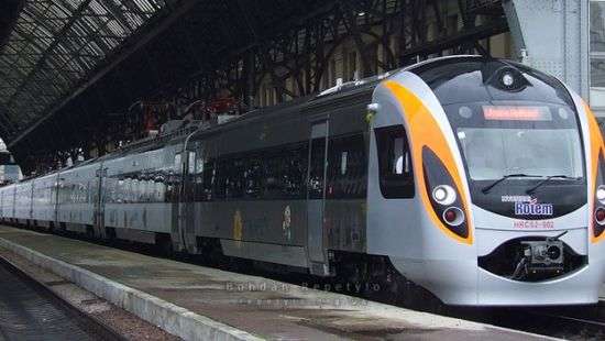 «Укрзализныця» планирует включить услугу Wi-Fi в стоимость билета