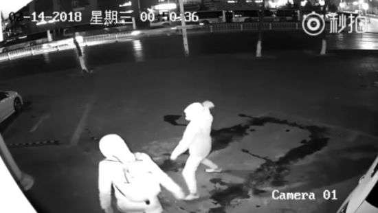 Сеть взорвало видео самого короткого ограбления в истории (ВИДЕО)