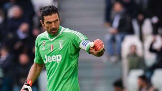 Легендарному вратарю предложили новую работу