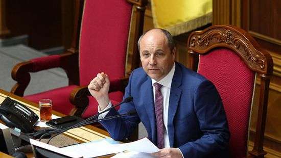 Парубий подписал закон, позволяющий родственникам погибших на Майдане досрочно выходить на пенсию