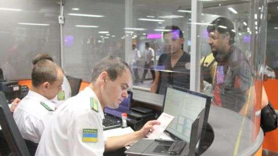 Пограничники нарисовали в паспорте гражданина Израиля пенис