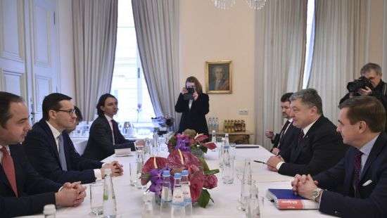 Порошенко заступился за Богдана Хмельницкого перед польским премьером