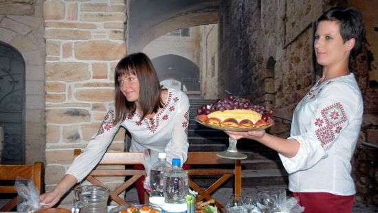 Сферу обслуживания Львова обязали говорить исключительно на украинском