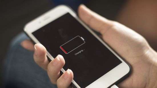 Найден способ заряжать смартфон с помощью воздуха