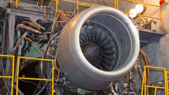 Украина запретила поставлять двигатели для российских пассажирских самолетов