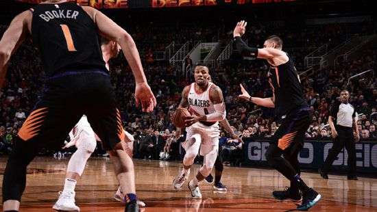 «Финикс» украинца проиграл в НБА