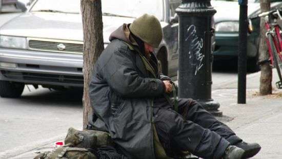 Сегодня французские чиновники переночуют на парижских улицах