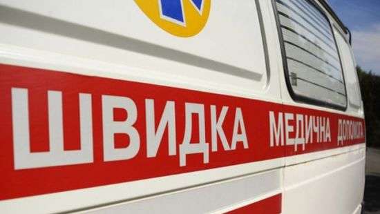 Застрявшие в сугробе медики по телефону приняли роды у женщины