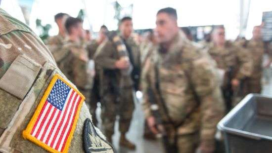 В США на военной базе 11 человек отравились, открыв письмо, адресованное командиру