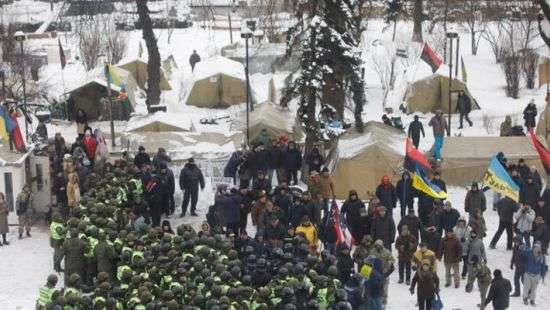 Полиция не будет сносить палатки под стенами Рады