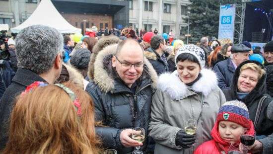 Возле Одесской ОГА прошел странный праздник от одесского губернатора