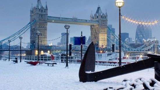 Морозы и снегопады обрушили экономику Великобритании