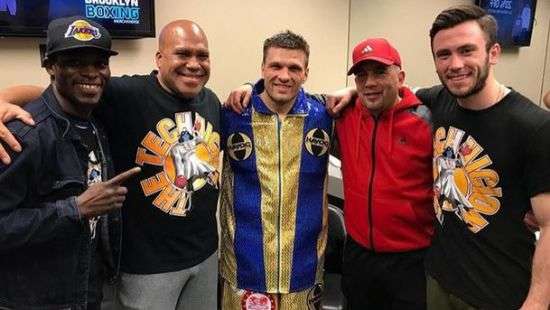 Американский боксер отказался выходить против украинца