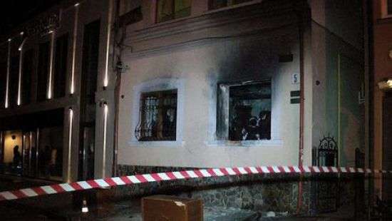 К поджогу офиса Общества венгерской культуры Закарпатья причастны атошники