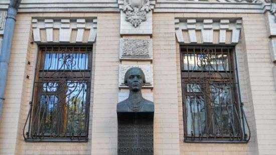 В краже бюста Леси Украинки увидели политические мотивы