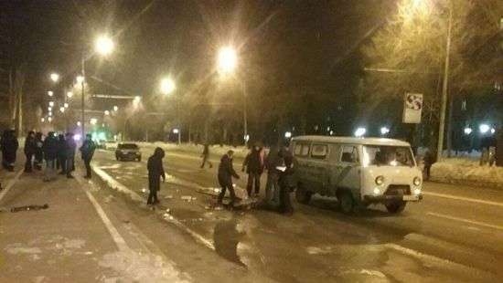 В центре Донецка взорвался автомобиль: погиб человек (ФОТО/ВИДЕО)