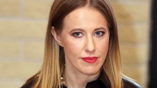 Ксения Собчак просит разрешения у Киева на поездку в Крым