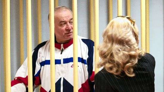 Отравленный в Великобритании российский экс-шпион находится в критическом состоянии