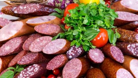 В ЮАР 180 человек умерли из-за колбасы