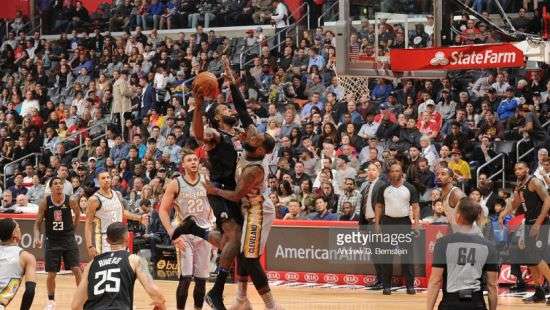 НБА. «Торонто» обыграл «Хьюстон» и прервал их 17-матчевую победную серию, «Кливленд» уступил «Клипперс», «Портленд» переиграл «Голден Стэйт»