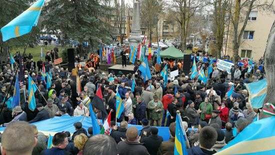 В Румынии тысячи венгров митинговали за автономию