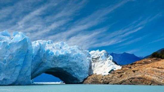 В Аргентине сняли на ВИДЕО впечатляющее обрушение ледника