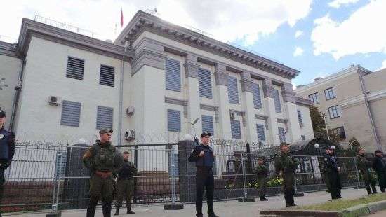 В день выборов в РФ Нацполиция усилит охрану российских диппредставительств в Украине