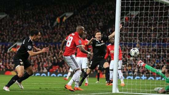 «Севилья» сотворила сенсацию и вышла в 1/4 Лиги чемпионов