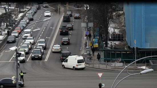 Кортеж Порошенко состоит из девяти машин и реанимобиля