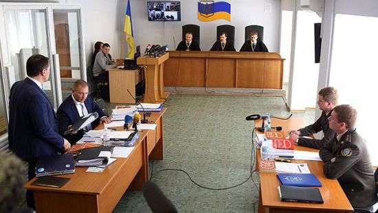 Защита Януковича хочет допросить нового фигуранта дела по видеосвязи